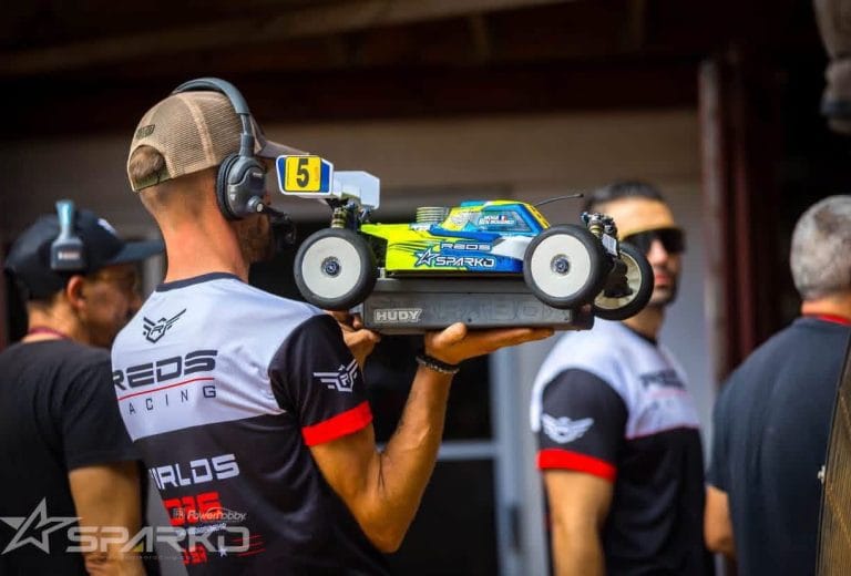 Championnat du Monde IFMAR 1/8 Nitro – Thornhill Racing Circuit