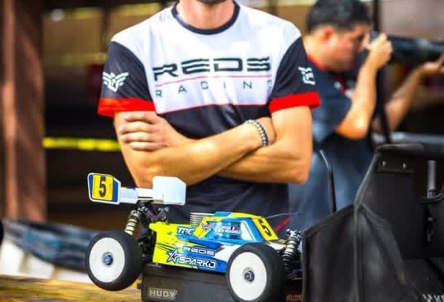 Championnat du Monde IFMAR 1/8 Nitro – Thornhill Racing Circuit